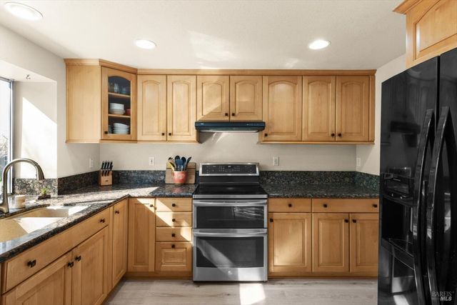 3327 Colonial Ct, Fairfield, CA 94534