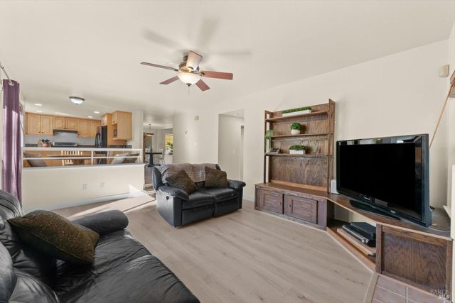 3327 Colonial Ct, Fairfield, CA 94534