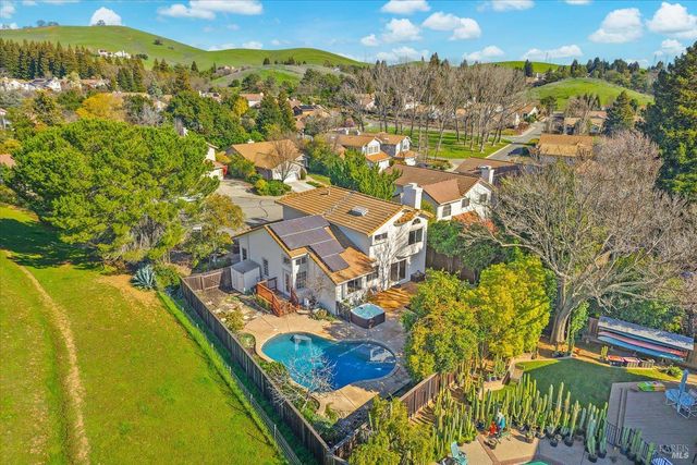 3327 Colonial Ct, Fairfield, CA 94534