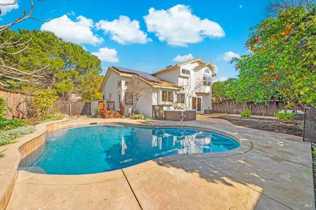 3327 Colonial Ct, Fairfield, CA 94534