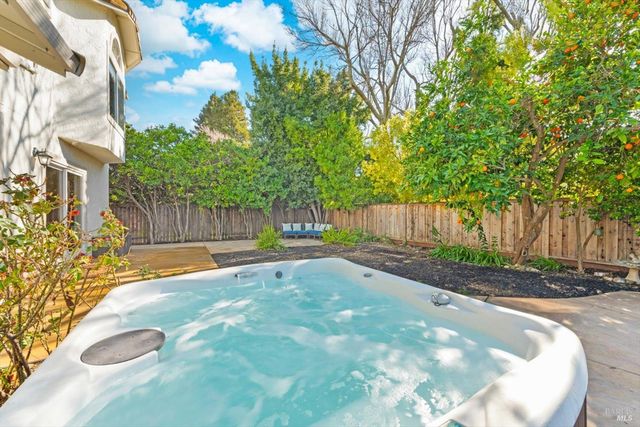 3327 Colonial Ct, Fairfield, CA 94534