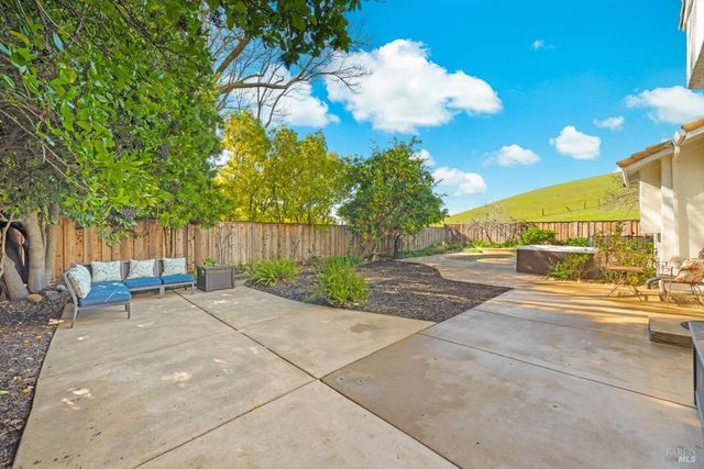 3327 Colonial Ct, Fairfield, CA 94534