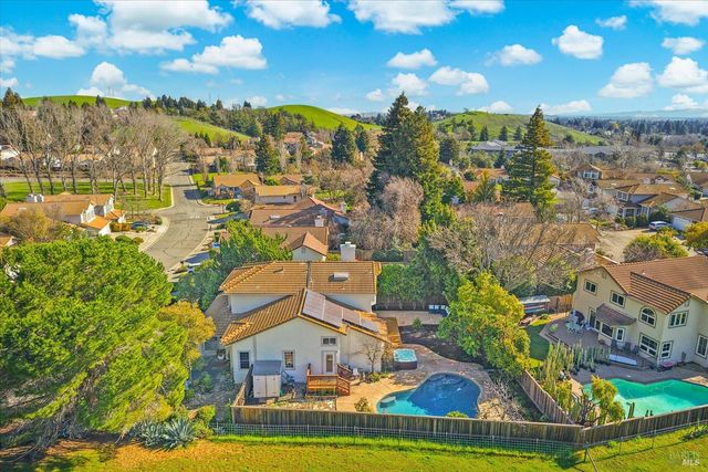 3327 Colonial Ct, Fairfield, CA 94534