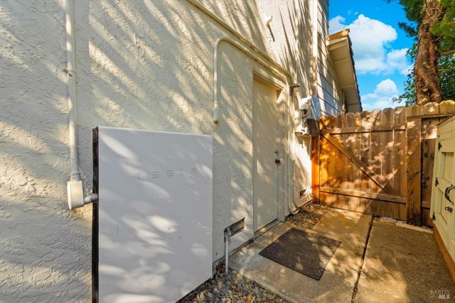 3327 Colonial Ct, Fairfield, CA 94534