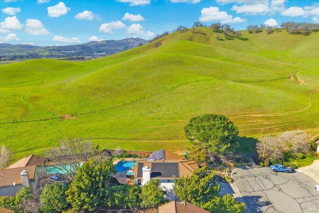 3327 Colonial Ct, Fairfield, CA 94534