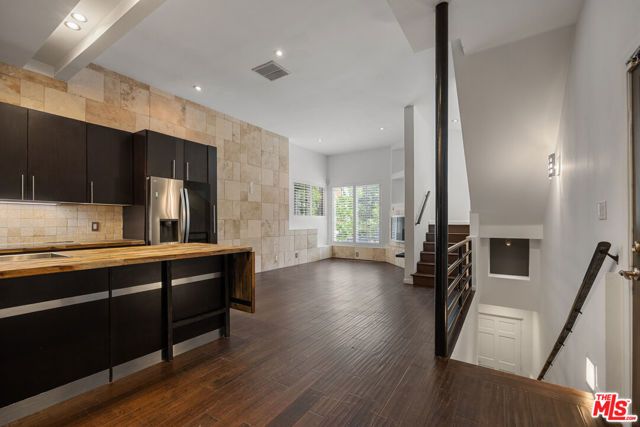 8740 Wonderland Avenue, Los Angeles, CA 90046