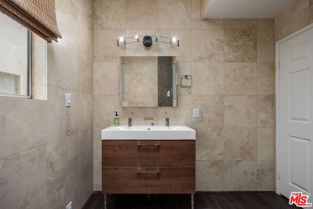 8740 Wonderland Avenue, Los Angeles, CA 90046