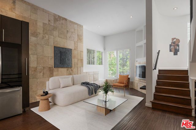 8740 Wonderland Avenue, Los Angeles, CA 90046
