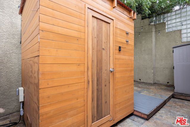 8740 Wonderland Avenue, Los Angeles, CA 90046