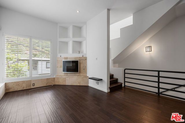8740 Wonderland Avenue, Los Angeles, CA 90046
