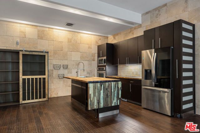 8740 Wonderland Avenue, Los Angeles, CA 90046