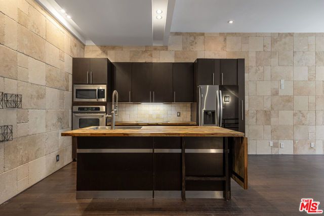 8740 Wonderland Avenue, Los Angeles, CA 90046