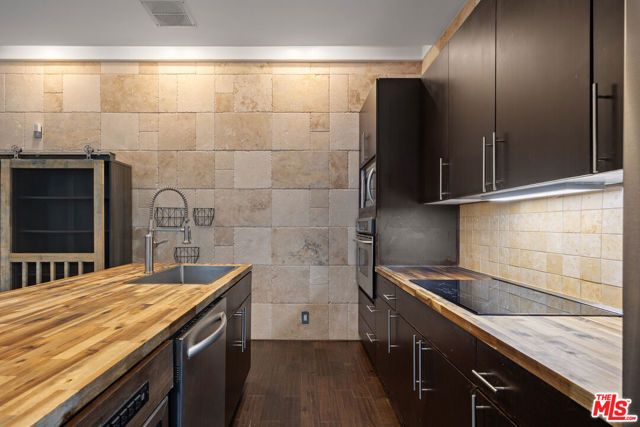 8740 Wonderland Avenue, Los Angeles, CA 90046