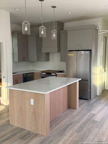 110 Santa Paula, San Antonio, TX 78201