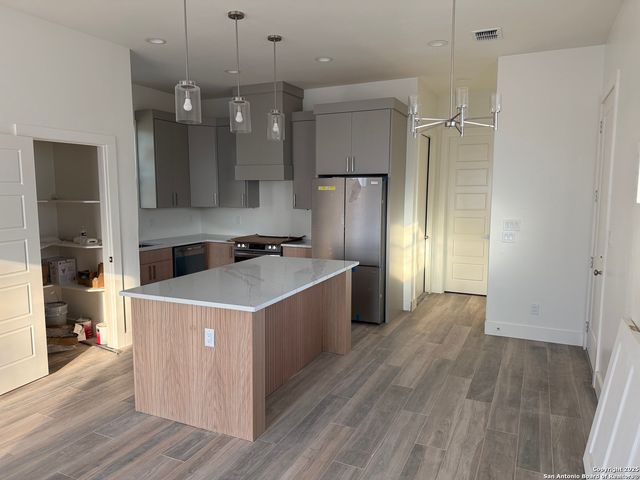 110 Santa Paula, San Antonio, TX 78201