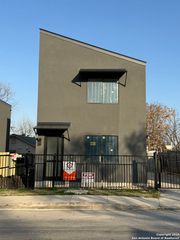 110 Santa Paula, San Antonio, TX 78201