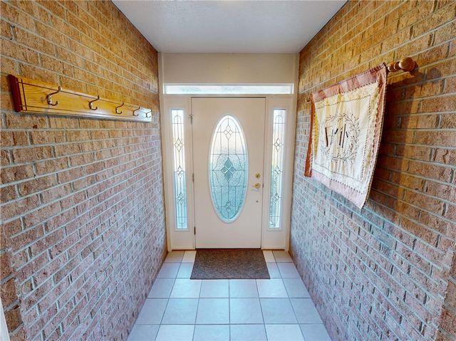 196 S Benbrook Rd, Center Twp, PA 16001