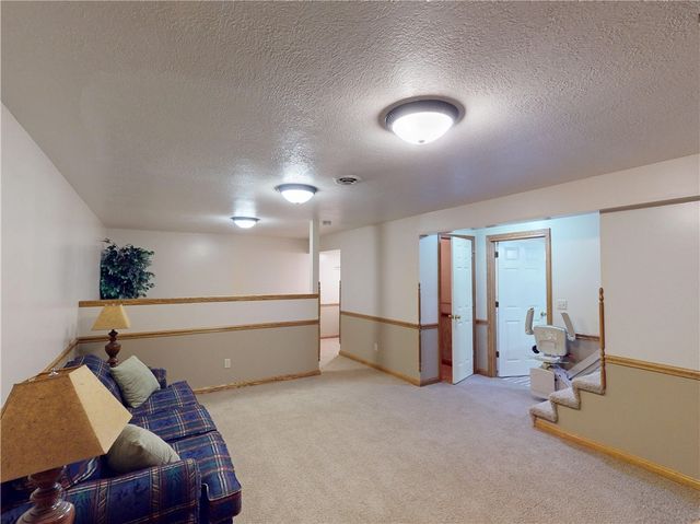 196 S Benbrook Rd, Center Twp, PA 16001