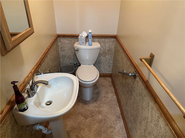 196 S Benbrook Rd, Center Twp, PA 16001