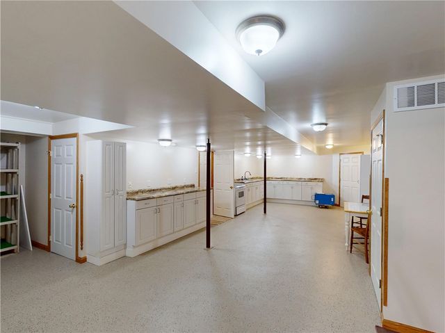 196 S Benbrook Rd, Center Twp, PA 16001