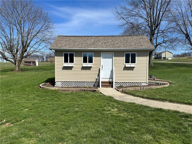 196 S Benbrook Rd, Center Twp, PA 16001