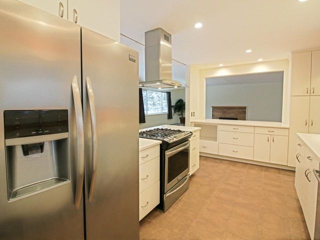 248 Laurel Hill Drive, South Burlington, VT 05403