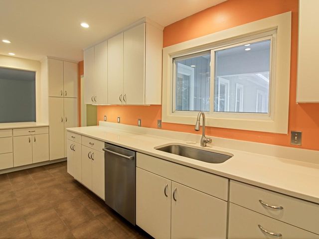 248 Laurel Hill Drive, South Burlington, VT 05403