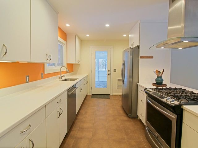 248 Laurel Hill Drive, South Burlington, VT 05403