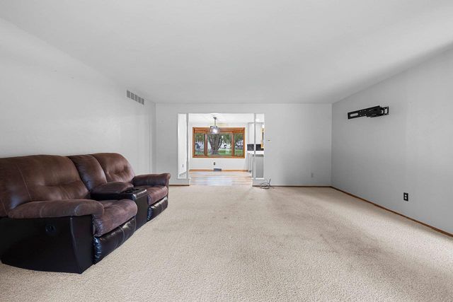 2925 DEVROY LANE, Green Bay, WI 54313