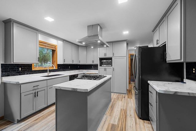 2925 DEVROY LANE, Green Bay, WI 54313