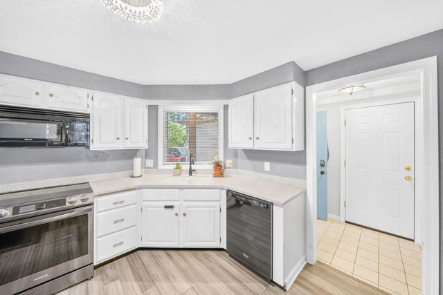 70 Walden Pond Drive, Nashua, NH 03064