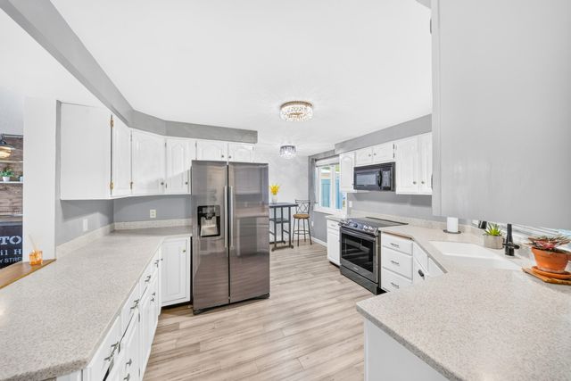 70 Walden Pond Drive, Nashua, NH 03064