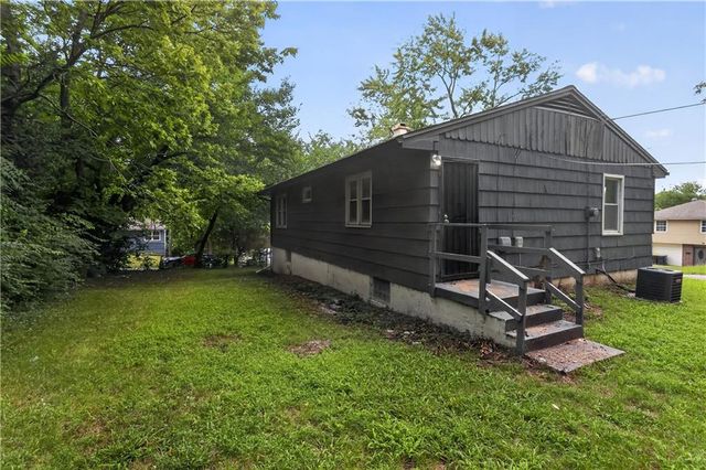 1420 E 82nd Street, Kansas City, MO 64131