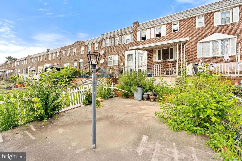642 RANDOLPH ST, Camden, NJ 08105