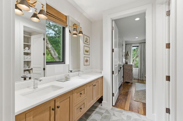 606 Simmons Street, Mount Pleasant, SC 29464