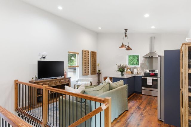 606 Simmons Street, Mount Pleasant, SC 29464