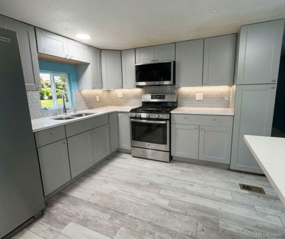 16431 E Colfax Avenue, Aurora, CO 80011
