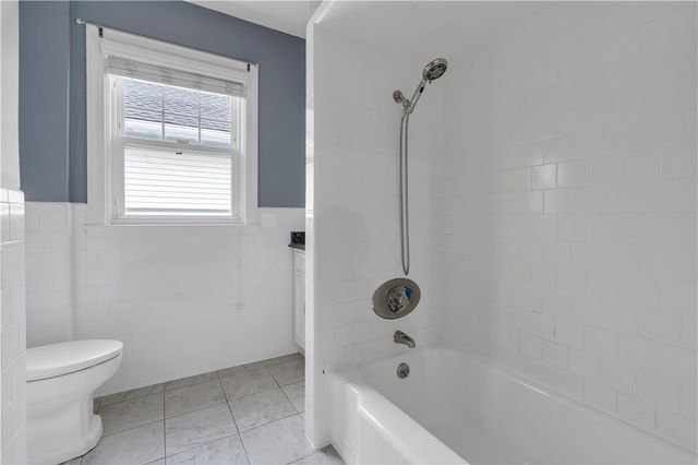 711 Academy Avenue 2, Providence, RI 02908