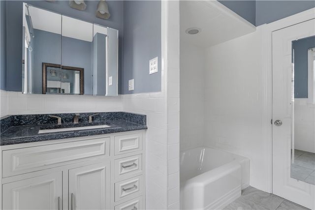 711 Academy Avenue 2, Providence, RI 02908