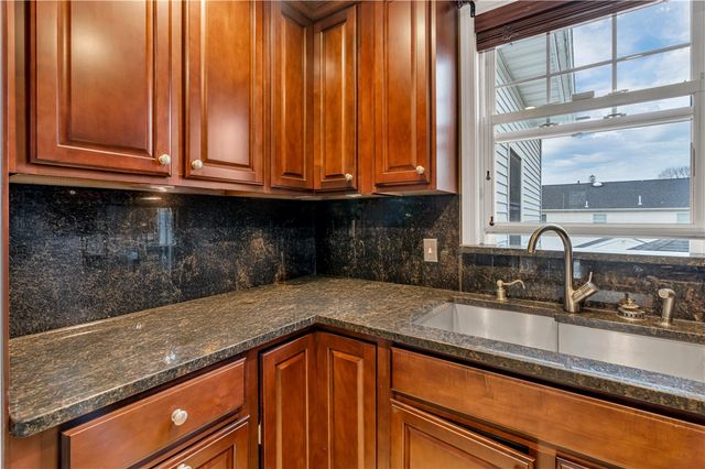 711 Academy Avenue 2, Providence, RI 02908