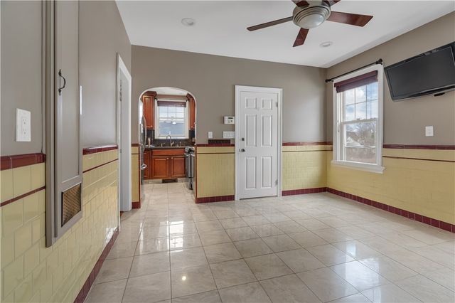 711 Academy Avenue 2, Providence, RI 02908