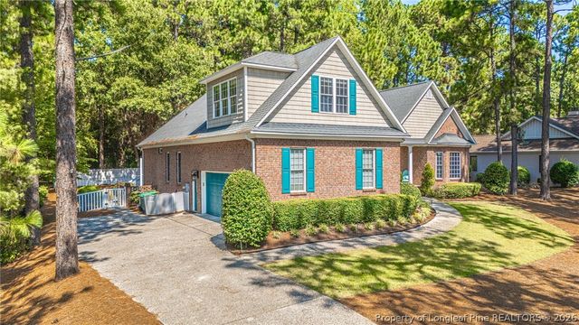 725 Lake Forest Drive E, Pinehurst, NC 28374