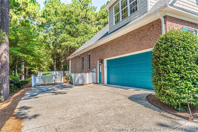 725 Lake Forest Drive E, Pinehurst, NC 28374