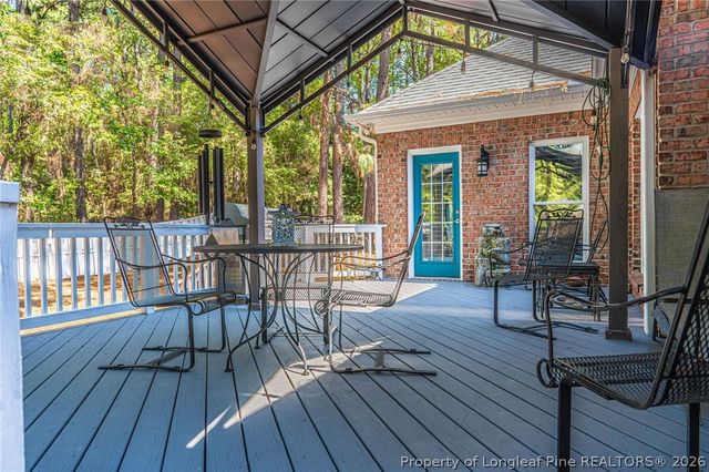 725 Lake Forest Drive E, Pinehurst, NC 28374