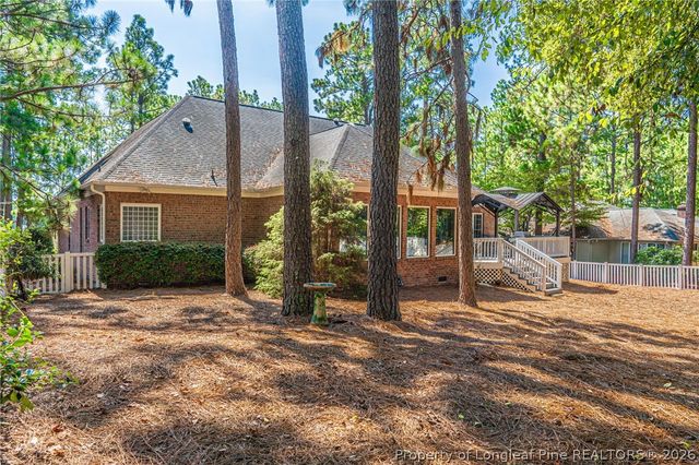725 Lake Forest Drive E, Pinehurst, NC 28374