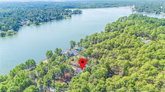 725 Lake Forest Drive E, Pinehurst, NC 28374