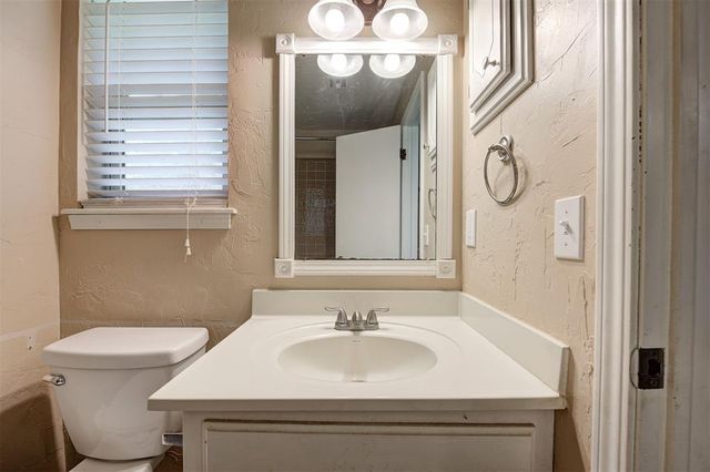 8917 NW 83rd Street, Oklahoma City, OK 73132