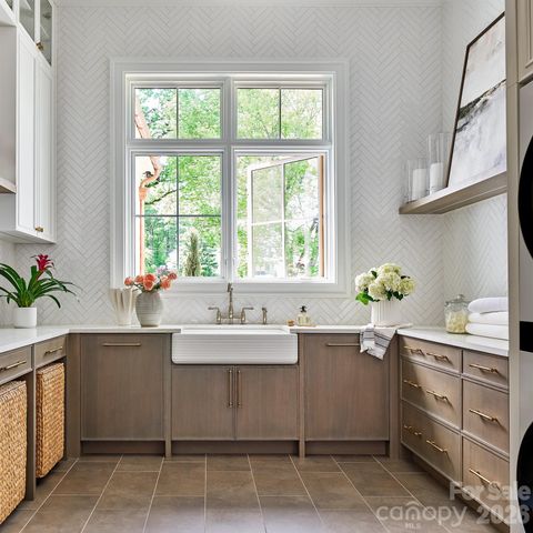 433 Highland Forest Drive, Charlotte, NC 28270