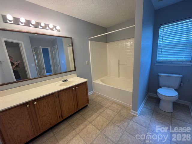 3043 Willamette Valley Drive, Charlotte, NC 28215