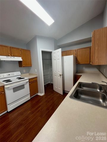 3043 Willamette Valley Drive, Charlotte, NC 28215